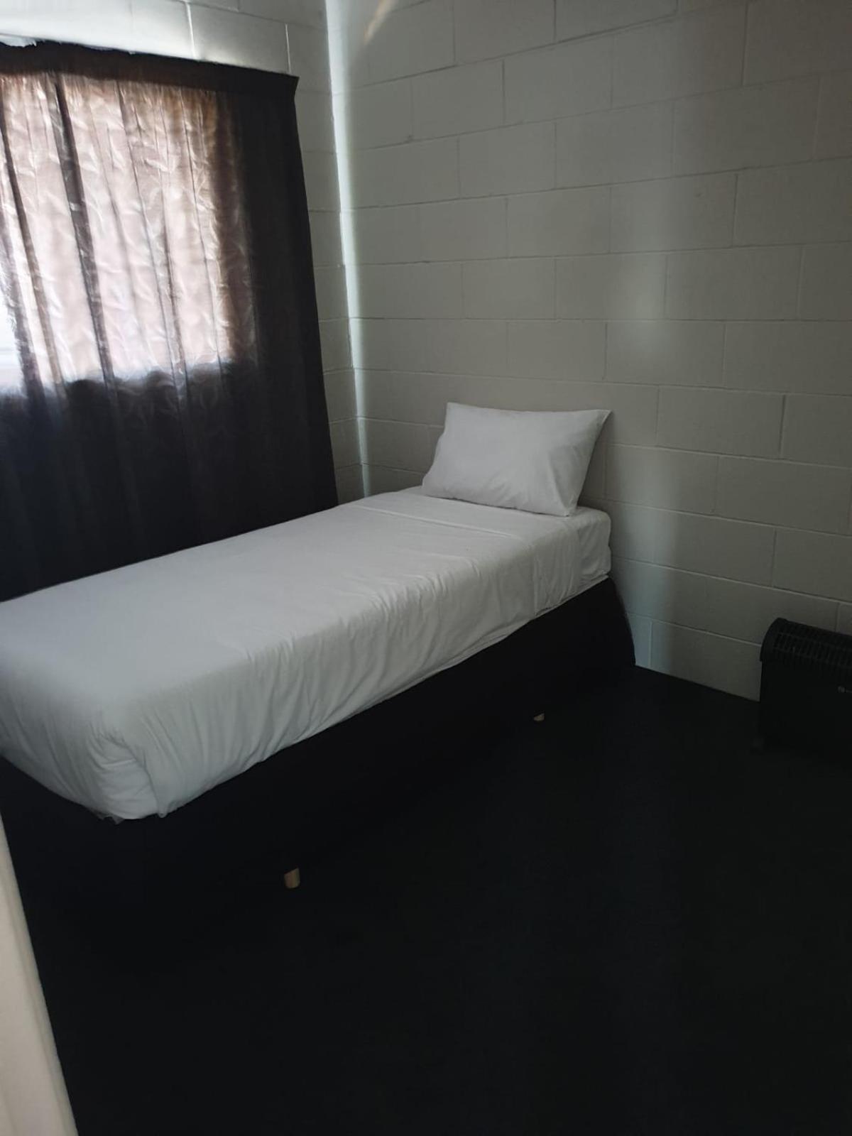 Alcamo Motel Hamilton Exterior photo